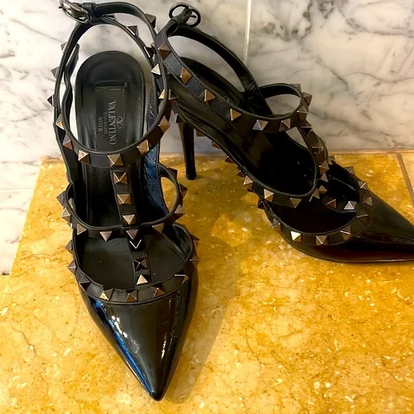 Valentino rockstud perfect condition size 36. - Picture 4 of 6